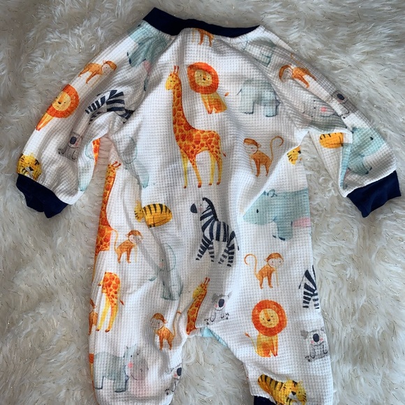 Baby Boy All Over Cartoon animals Design Long-sleeves Baby Jumpsuit. 0-3 M - Picture 4 of 9
